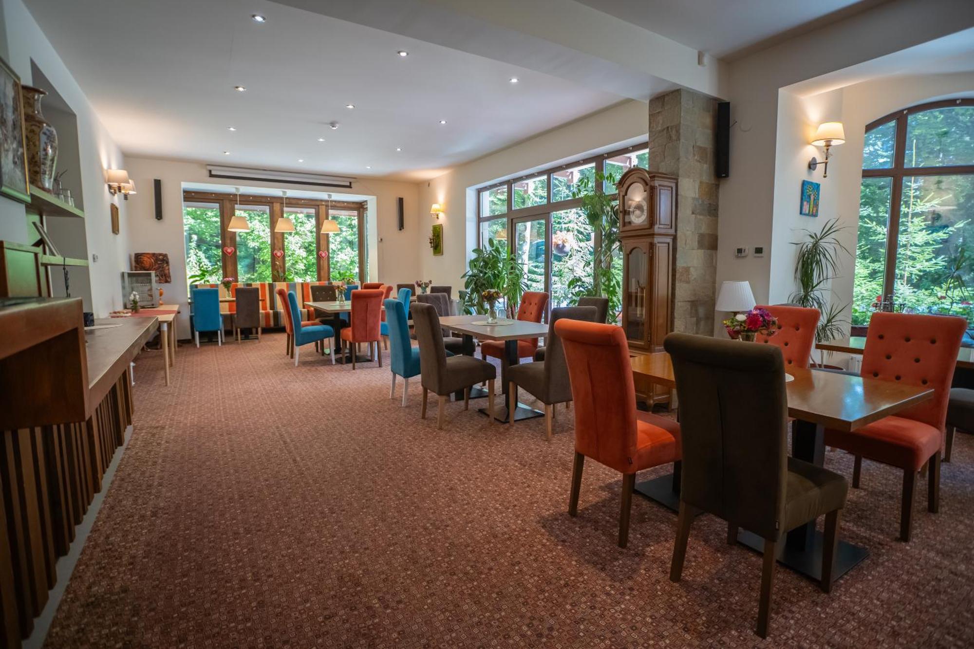 Opus Villa Sinaia Eksteriør bilde The restaurant