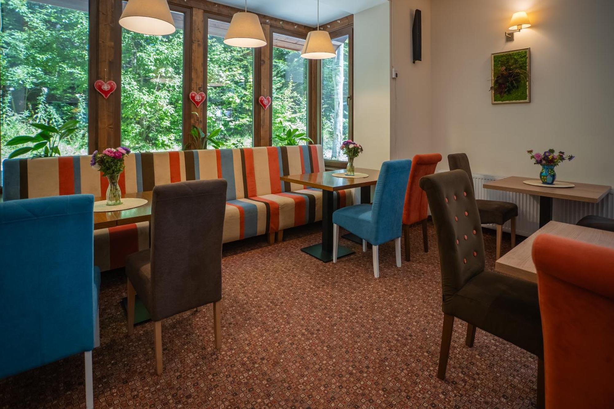 Opus Villa Sinaia Eksteriør bilde Restaurant