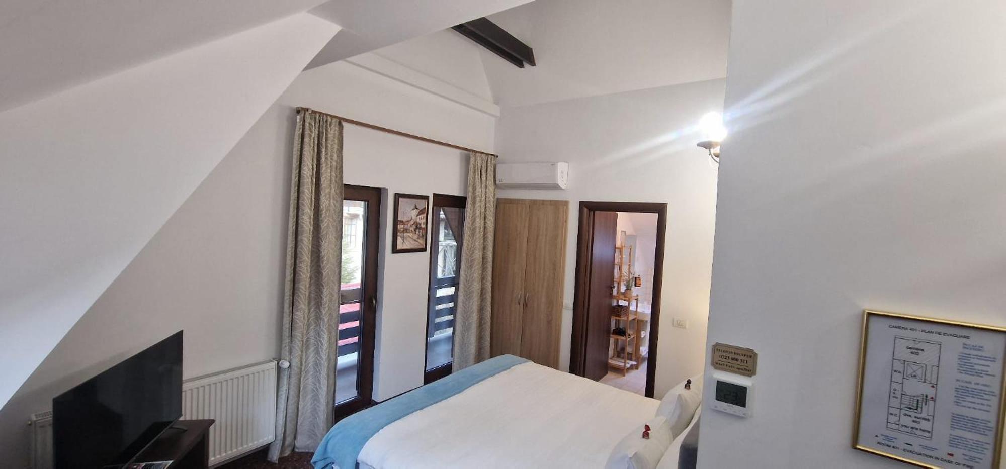 Opus Villa Sinaia Eksteriør bilde A bedroom at the hotel
